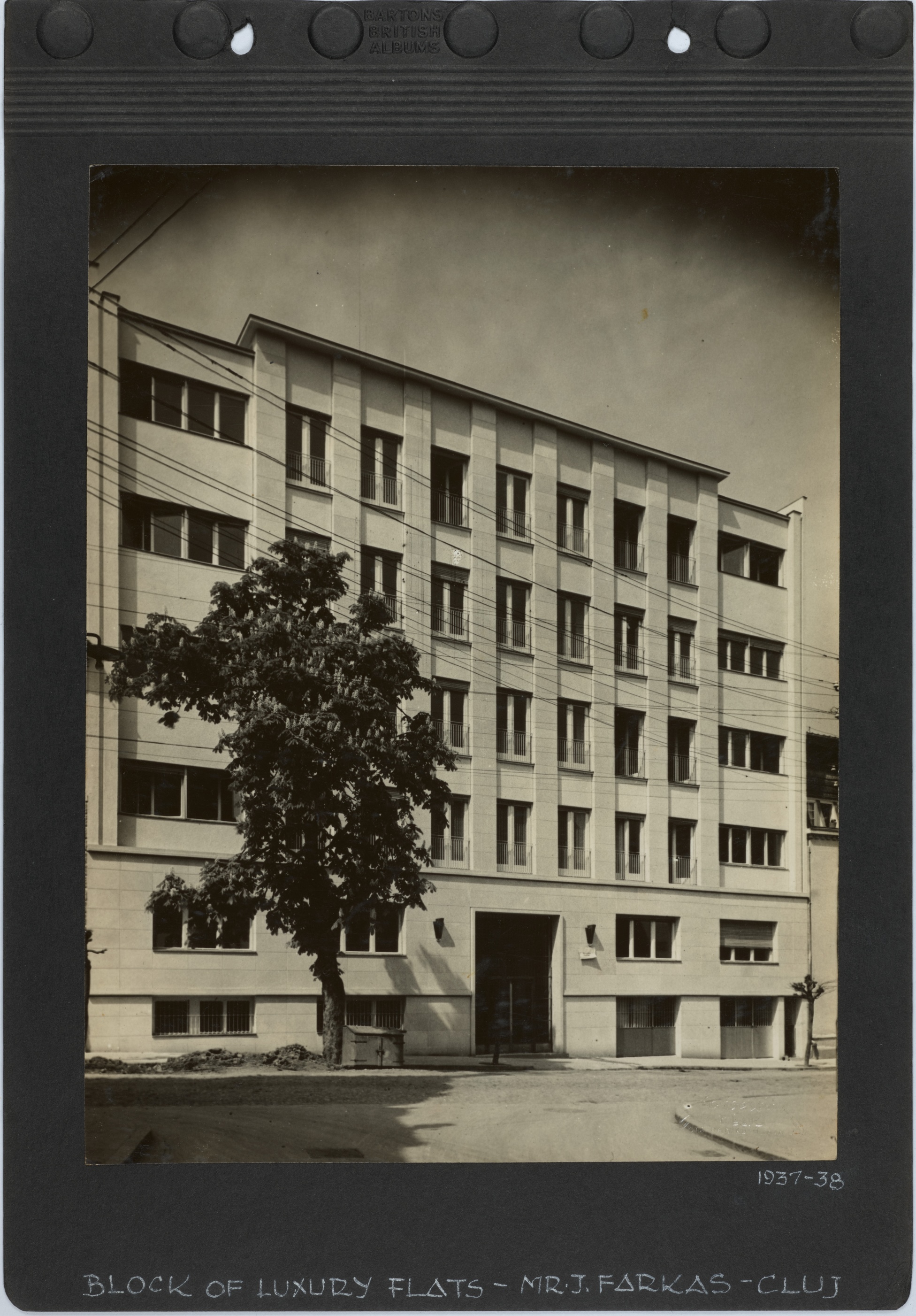 Block of luxury flats - Mr J. Farkas - Cluj, 1937-38. Fotofilm Cluj